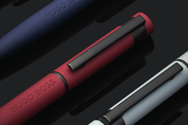 boss-4 plumas de colores hugo boss
